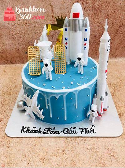 Bánh sinh nhật máy bay - Đội phi hành gia